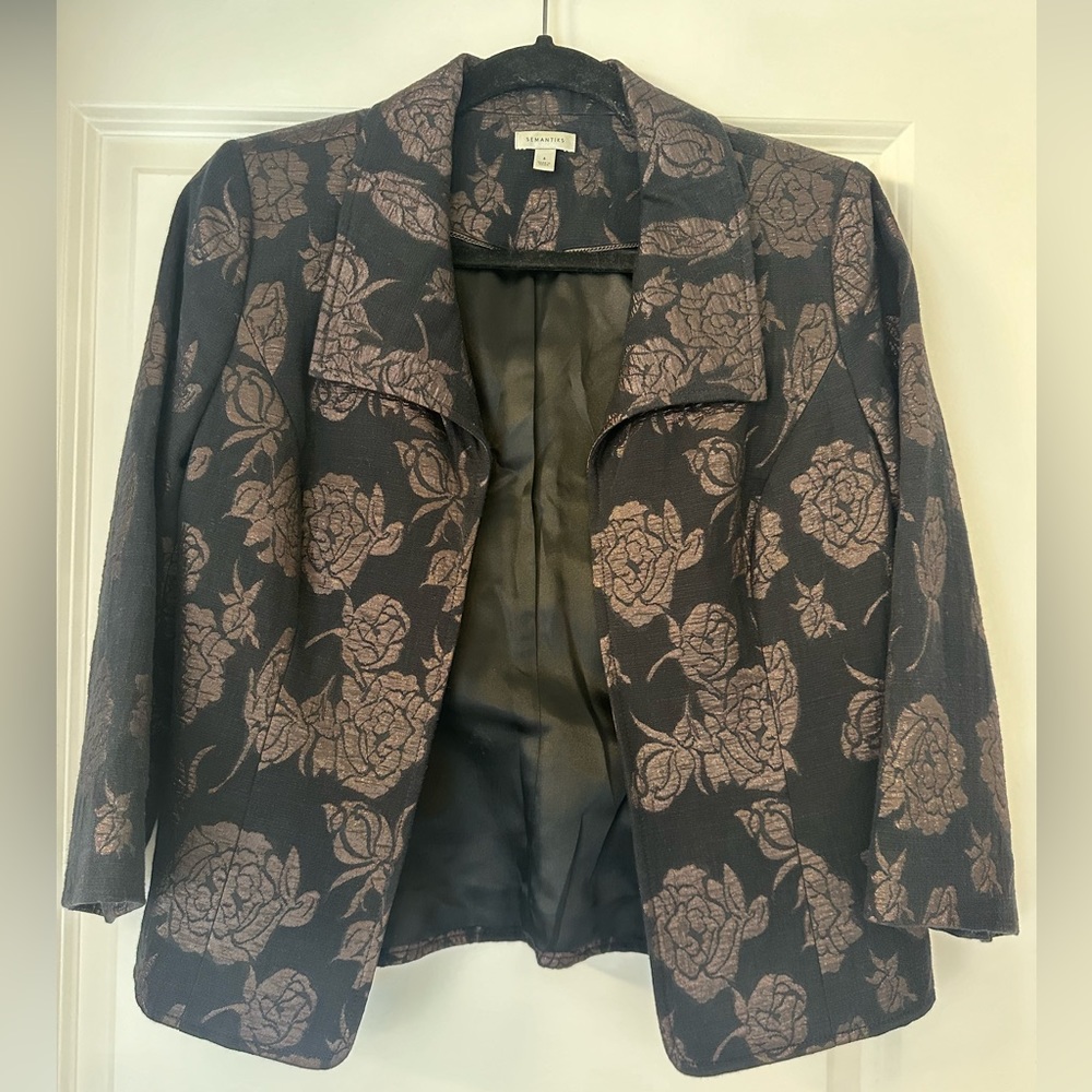 Semantiks ladies jacket.